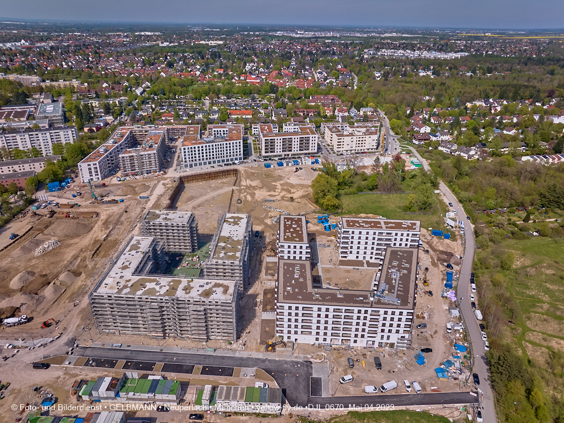 04.05.2023 - Luftbilder vom Alexisqaurtier und Pandion Verde in Neuperlach